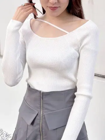 아지메 내로우 스트랩 리브 니트