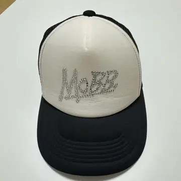 MOBB 스톤 자수 야구 모자 화이트/블랙