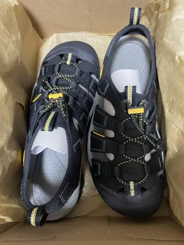 미사용 새상품 킨 뉴포트 KEEN NEWPORT H2 사이즈 25