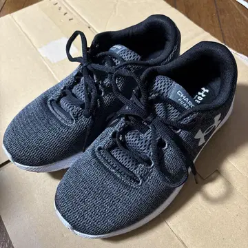 Under Armour Charge 2 블랙 스니커즈