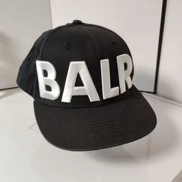 BALR. 블랙 자수 로고 캡