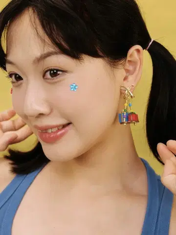 여성용 수공예 귀걸이 귀여운 925 실버 (좌우 색상 다름)