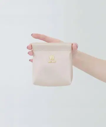 MARY QUANT 스프링 파우치 펄 베이지