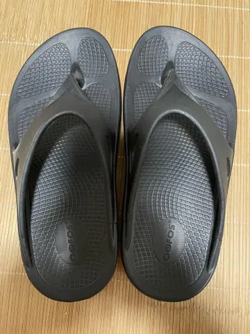Oofos 리커버리 샌들