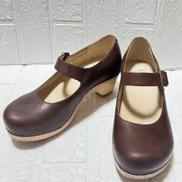 DANSKO Margie 스트랩 브라운 23 멜리 제인 통굽