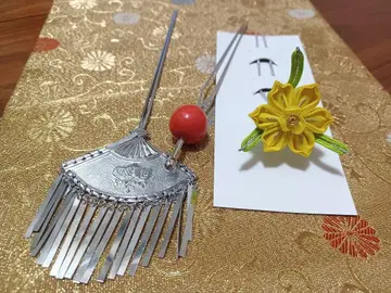 비라 헤어콤 빨간 구슬 수선화 교토 긴타케도 마이코 헤어스타일