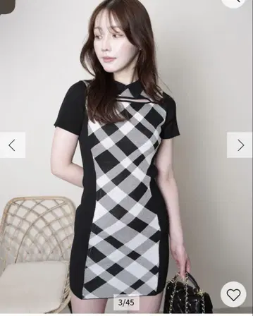 립 서비스 데콜테 오픈 체크 자카드 원피스