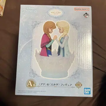 아나와 엘사 피규어 하트 투 페이스