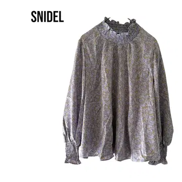 SNIDEL 스나이델 꽃무늬 올 패턴 긴팔 상의 고급스럽고 예쁜 데이트