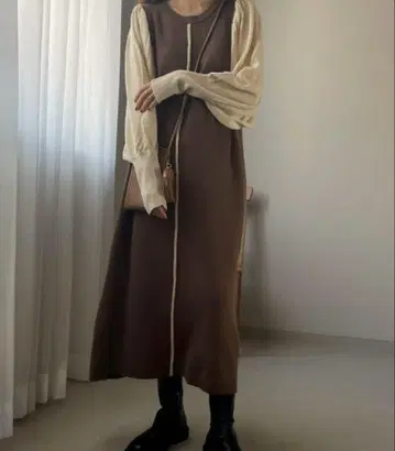 배색 니트 롱 원피스 터틀넥 브라운