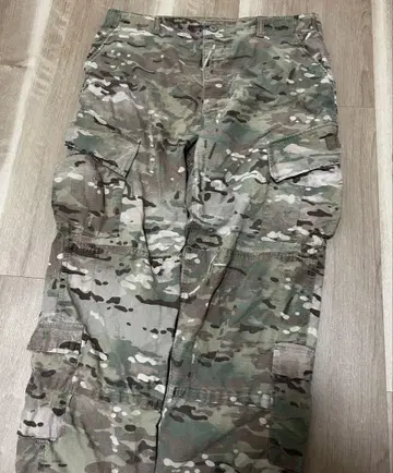 미군 실물 멀티캠 카고 팬츠 OEF-CP기에 지급된 ACU 컷 모델