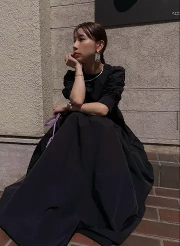 아메리 메디 컬러 티어드 볼륨 드레스