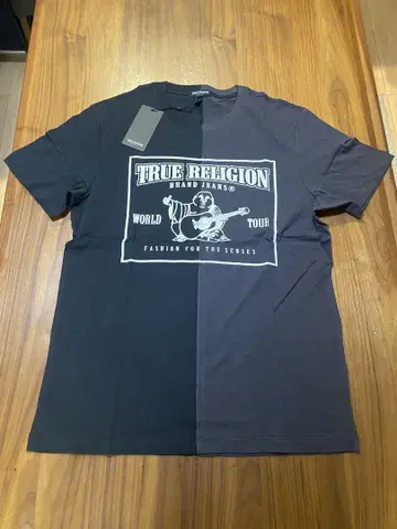 TRUE RELIGION 하프 프린트 티셔츠