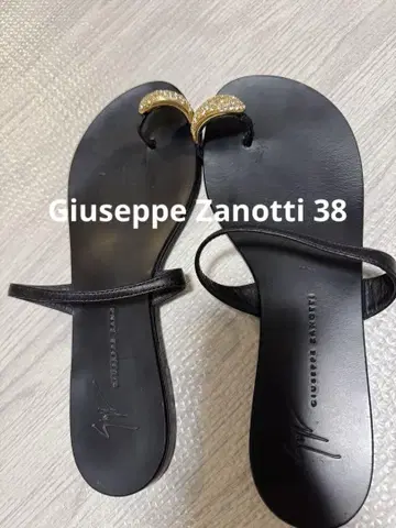 Giuseppe Zanotti 쥬세페 자노티 엄지손가락 비쥬 플랫 샌들