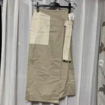 스콧 클럽 Ample 베이지 랩스커트 디자인 귀여움 반값