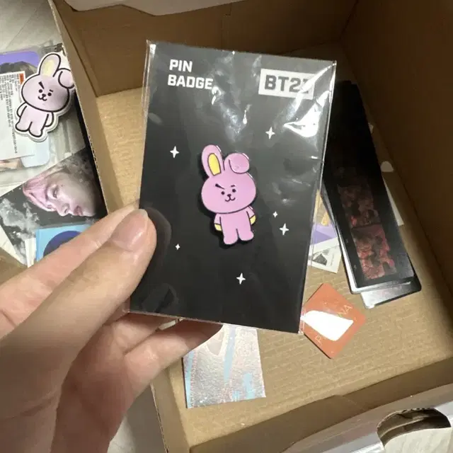 방탄 정국 BT21 쿠키 핀뱃지 판매