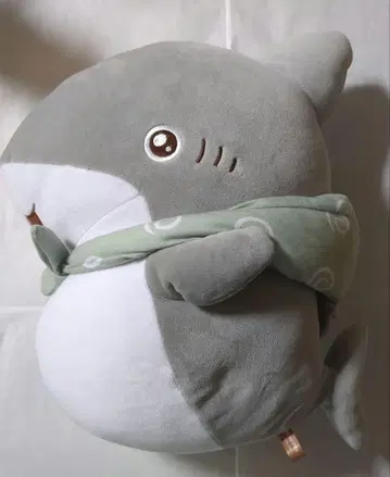 외출하는 상어 마슈모치 봉제 인형