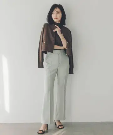 새상품급 anuans 슬림 핏 세미 플레어 팬츠