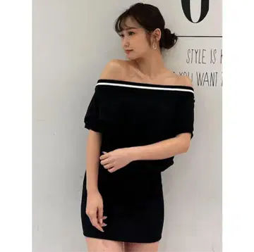 GYDA 오휘 숄더 원피스