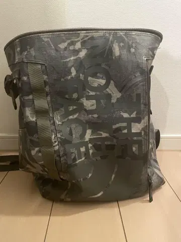 THE NORTH FACE 카모플라쥬 패턴 백팩