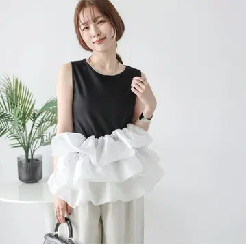 AMELY 벌룬 프릴 도킹 탑 탱크탑 미사용 새상품