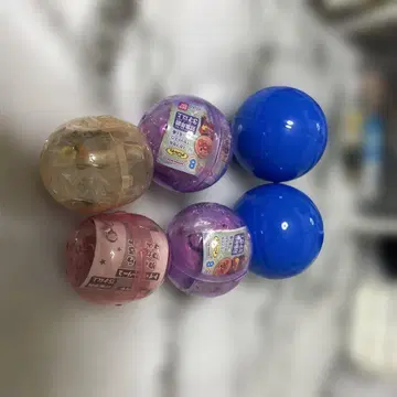 캡슐 토이