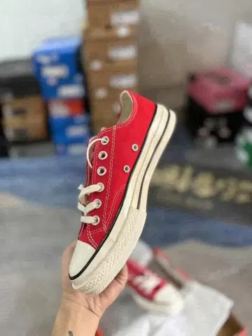 미사용 새상품 빨간색 로우 컷 ct70 26.5cm
