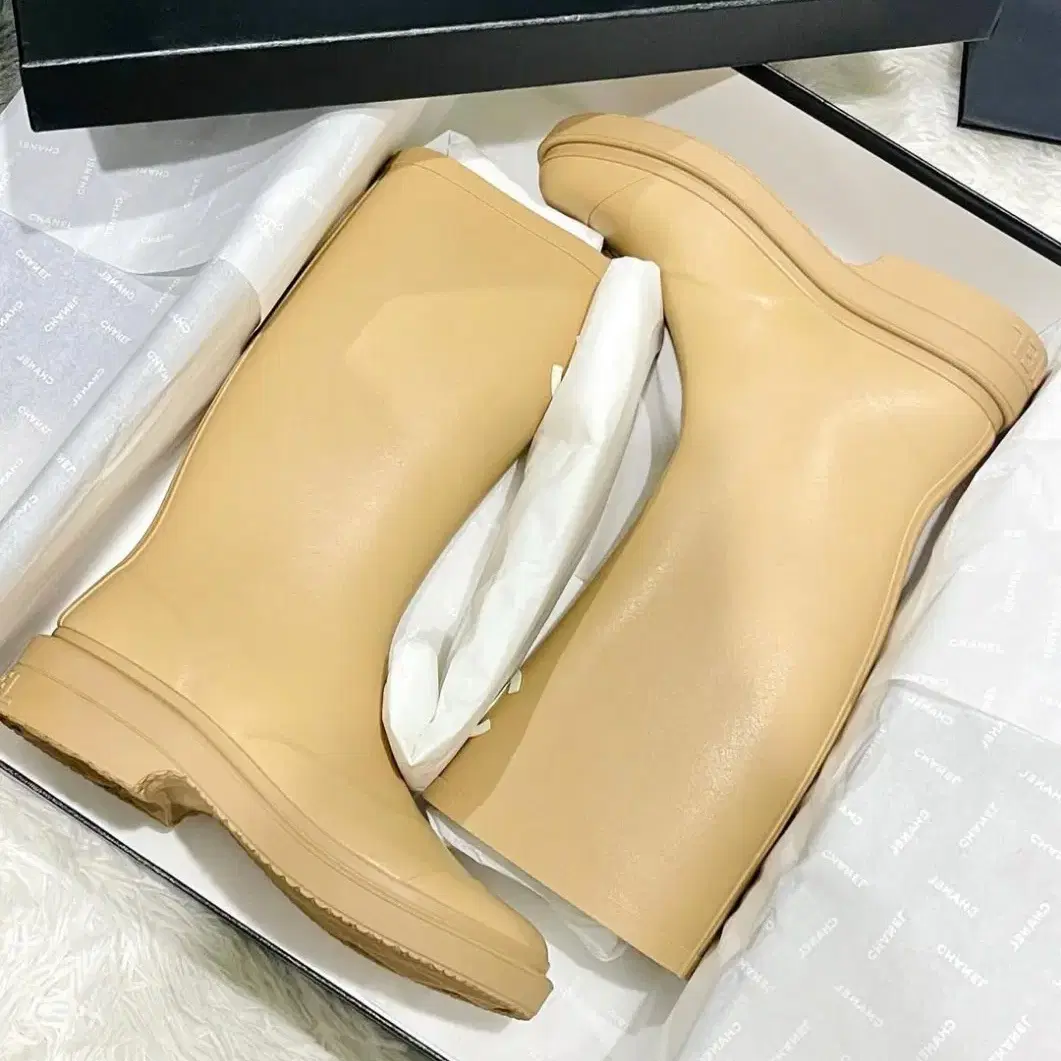 Domestic Department Store] Latest 2025 Chanel Beige Rubber Rain