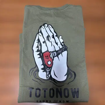 새상품 TOTONOW 티셔츠 올리브