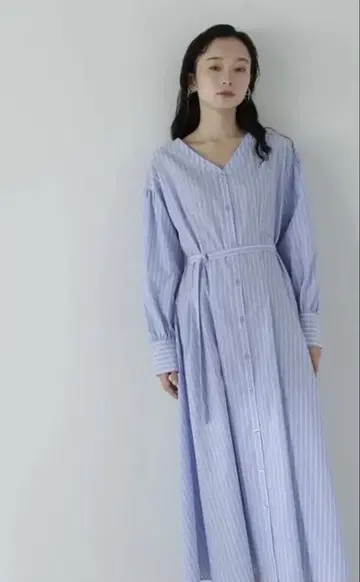 턱 플레어 셔츠 원피스 벨트 포함 V 넥 스트라이프 S 파랑