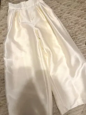 heve 실크 턱 와이드 팬츠 바닐라 38 사이즈