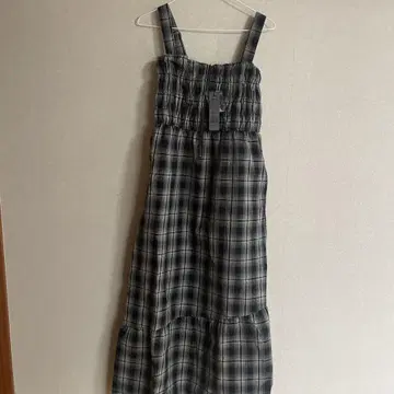 이번 시즌 최신작 지나시스 프론트 지퍼 셔링 원피스
