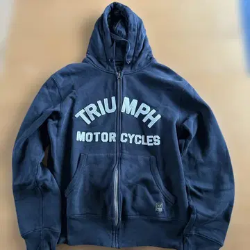 TRIUMPH MOTOR CYCLES 후드 부착 후드티
