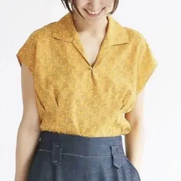 이에나] 레트로 데신 플라워 턱 블라우스 노랑 꽃무늬 오픈 카라 셔츠