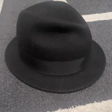 블랙 펠트 햇