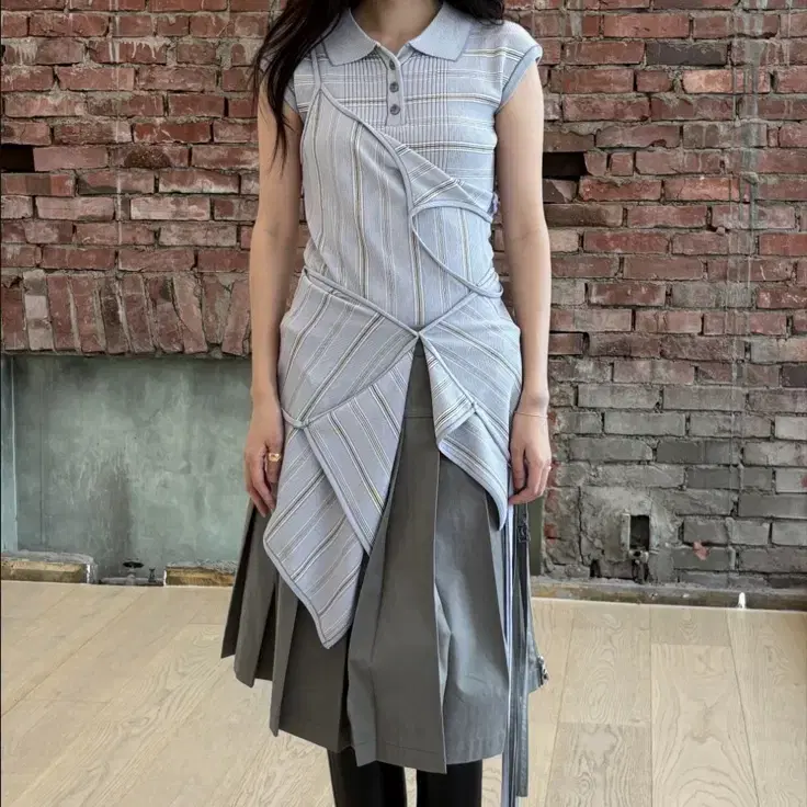 Low Classic Stripe Knit Top Set on Bunjang Global Site.