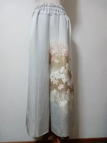 순수 실크 그레이 바탕에 꽃무늬 호몬기 기모노 리메이크 팬츠