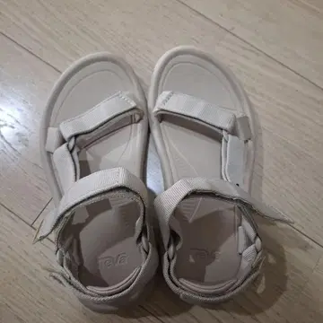Teva 허리케인 베이지 22cm