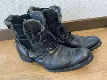 블랙 가죽 사이드 고어 부츠 디스트로이 디자인