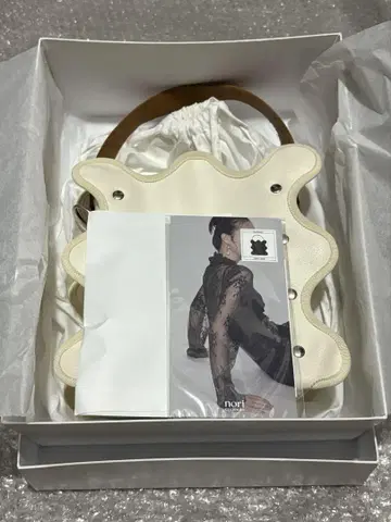 노리 에노모토 마르디 마틴 아이보리