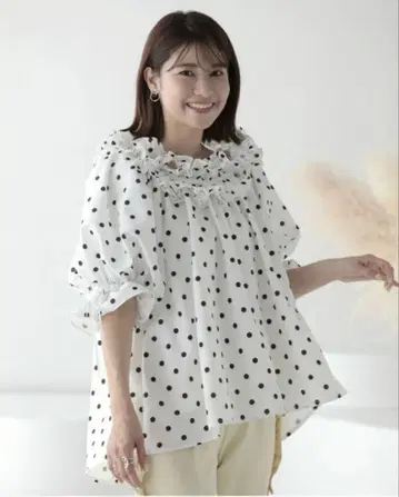 도트 무늬 프릴 meraki nao 콜라보 상의