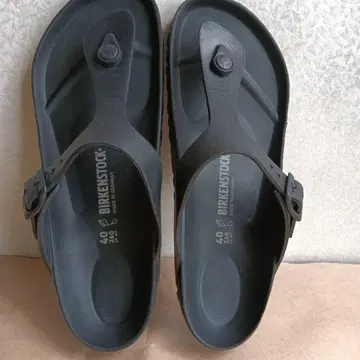 BIRKENSTOCK 블랙 플립플랍 40