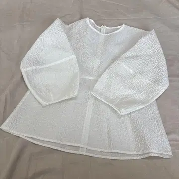 마릴린 문 블라우스