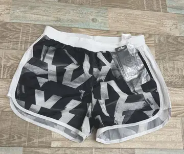 택 포함 새상품 아디다스 숏팬츠 여성용
