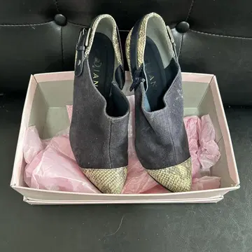 DIANA 네이비 스웨이드 하이힐 다이애나 부티 숏부츠