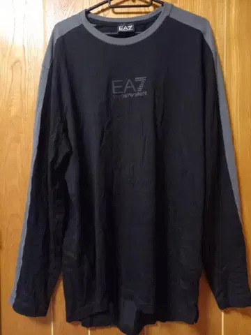 아르마니 EMPORIO ARMANI 엠포리오 아르마니 EA7 한정판