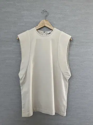 CLANE 슬리브리스 탑 베이지
