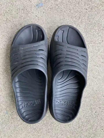 호카오네오네 샌들 28cm