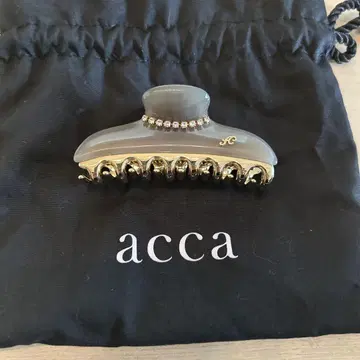 acca 그레이 헤어 클립 스톤 포함