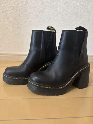 닥터마틴 사이드 고어 부츠 블랙